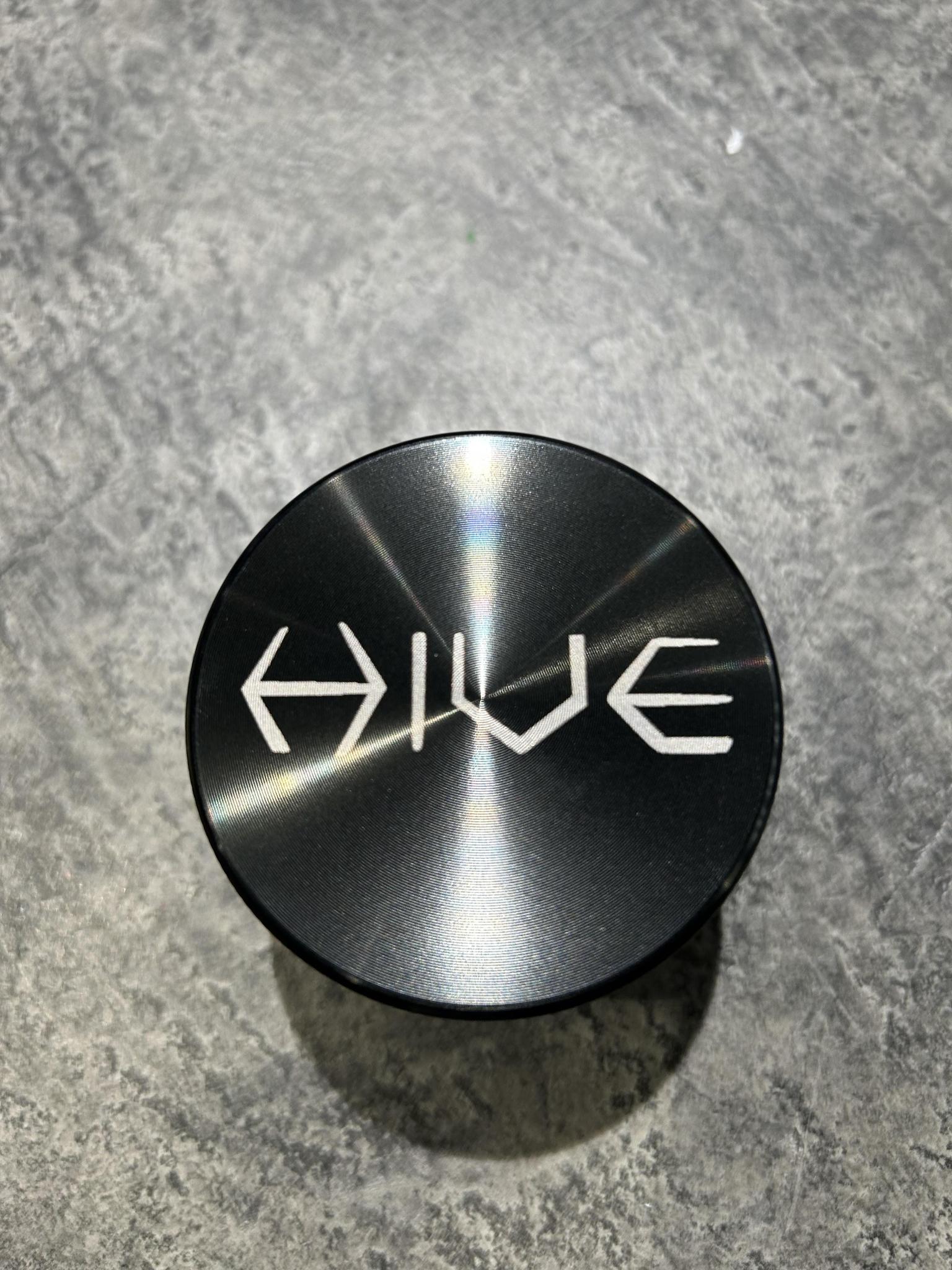 Hive Aluminum 62mm 2.5″ Grinder – Black